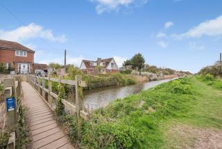Pett Level Beach House - 9