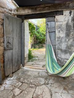 Romantic stone house and yard near stunning beach - 2