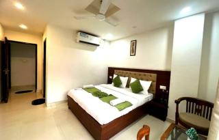 Hotel Royal aroma by Shradha Residency - 4