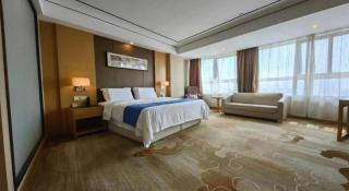 Ramada by Wyndham Wuhu - 1