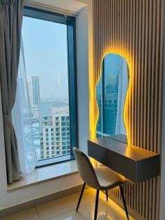 Versatile 1BR with Burj Khalifa View - 3