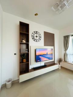 Versatile 1BR with Burj Khalifa View - 7