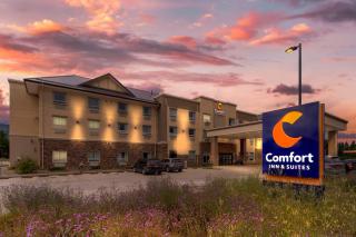 Comfort Inn & Suites - 2