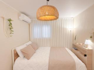 Hee Stay, Sinchon 4min Walk, Near Hongdae and Seoul Station - 7