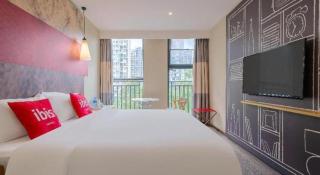 ibis Chengdu East Railway Station Hotel - 1
