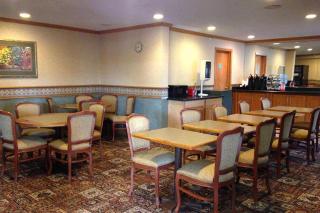 Travelodge by Wyndham Brooklyn Center - Minneapolis - 2