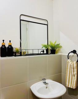 AavLair - Modern 2BR Condo in Mandaue, Cebu - Top Floor - Near IT Park & Ayala - 7