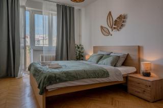 Spacious residential apt with balcony by TV tower - Prag - 0
