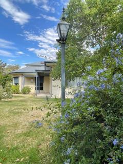 Manas Guesthouse - 0