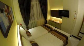 Biz Boulevard Hotel - Manado - 3