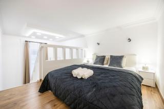 DeLuxe Charming Downtown Suites in Dob St' - 7
