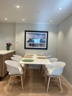 Tromsø City Apartment - 6