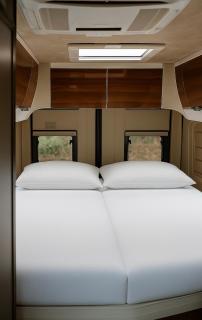 RWay The Moving Hotel by Theo - 3