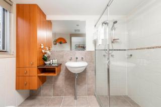 Central Braddon Retreat near Cafes and Culture -  - 6