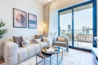 Canal and Burj Khalifa Views, Few Minutes Drive to Downtown Dubai and 15 Minutes Drive to Kite Beach, Binghatti Canal, Business Bay by Deluxe Holiday Homes - 9