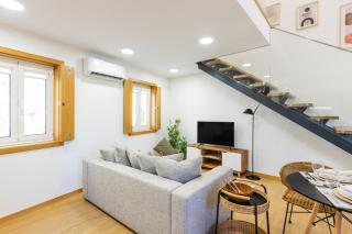 Porto Mezzanine Loft with Parking - 7