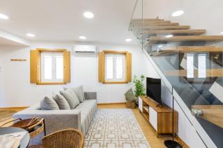 Porto Mezzanine Loft with Parking - 5