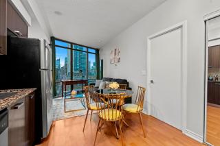 1BR High Floor View Downtown Toronto - 2