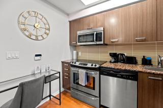 1BR High Floor View Downtown Toronto - 4