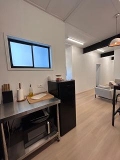 WEST HUB. Private Infrared Sauna near city & much more! New purpose built loft style! - 4