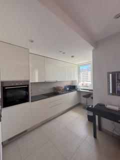 Spacious Studio Flat - 7