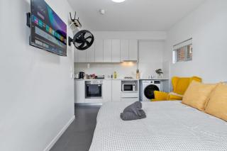 12B Unique 12 Mins Walk Train STA Abnb-Style Studio Apt - 6