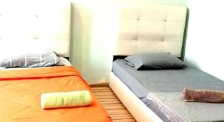 OYO HOME 90768 Flo Inn Motel - 1