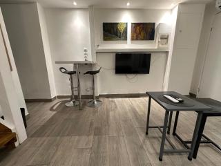 Ground floor next to Errikos Ntinan and Erithros - 1