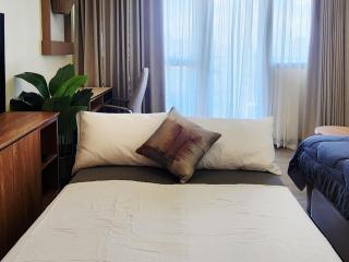 New BGC Cozy Suite with Parking and Gym Fast Wi-fi for Work from Home - Manille - 1