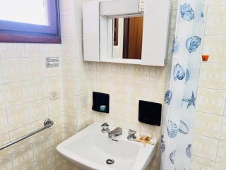 Seafront residence with terrace - 2