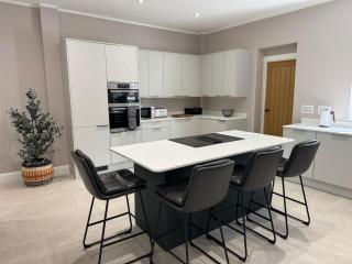 Ty Haul-Sun House - 1