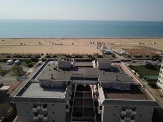 Seafront studio with balcony - 9