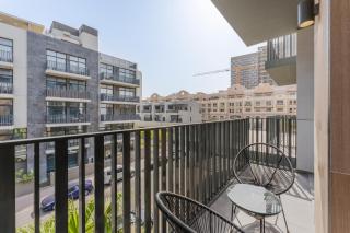 Bespoke Holiday Homes - Sleek & Bright 1BR in Belgravia Square - 6