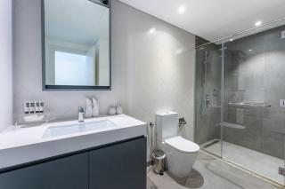 Bespoke Holiday Homes - Sleek & Bright 1BR in Belgravia Square - 7