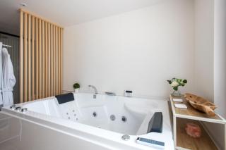 Le Domaine des Amours - Jacuzzi Privé - 1