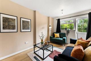 Stylish 5 Bed Home in Cheltenham Perfect for Business & Contractors, FREE Parking! - - 6