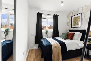 Stylish 5 Bed Home in Cheltenham Perfect for Business & Contractors, FREE Parking! - - 4