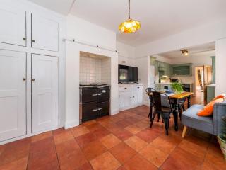 Central Caversham Traditional English House Pass the Keys - 5