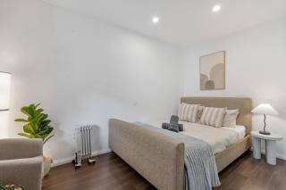 21P Terrific 9 mins walk to Darling Harbour -4BR Abnb-Style House - 7