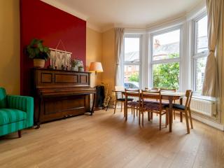 Spacious 4-Bed Seaside Retreat w Garden Pass The Keys - Margate - 5