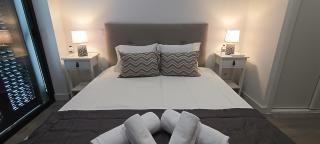 Skynest 61 Faro Airport Guest House - 8