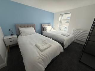 New 3 Bedroom Flat Close to Station - Chepstow - 5