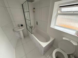 New 3 Bedroom Flat Close to Station - Chepstow - 3