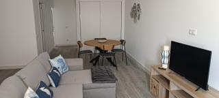 Skynest 61 Faro Airport Guest House - 8