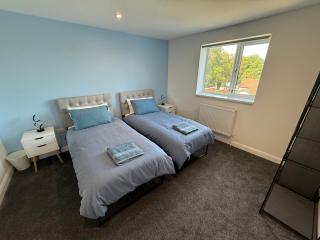 New 3 Bedroom Flat Close to Station - Chepstow - 7