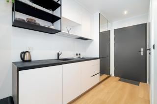 Modern Studio Plac Wolności by Noclegi Renters - 2