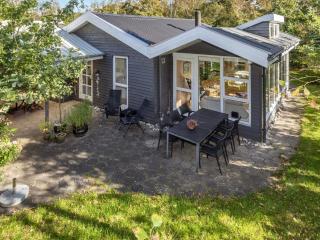 Tranquil Waterside Retreat-By Traum - 0