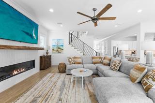 Hilltop Beach Retreat - 8