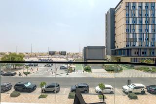 Tranquil 1BR Prime Arjan - 6