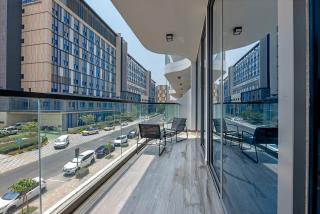 Tranquil 1BR Prime Arjan - 2